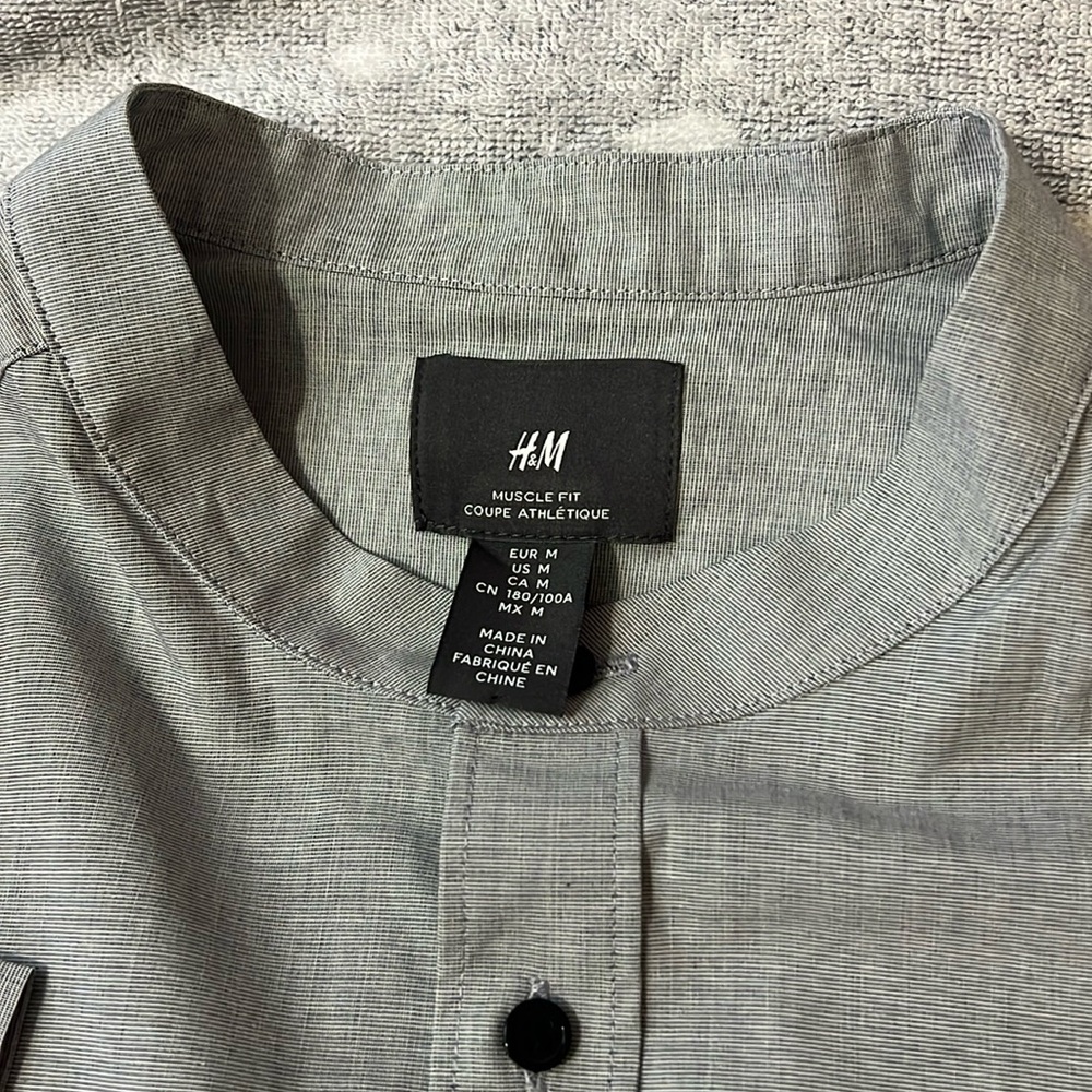 H&M Men's Muscle Fit bottom down shirt Short Sleeve - Picture 4 of 7
